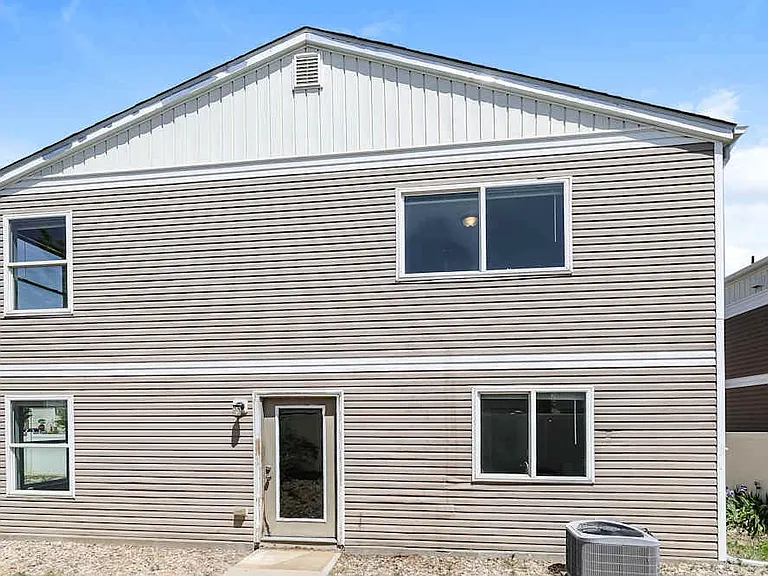 18607 E 45th Pl — Photo 11