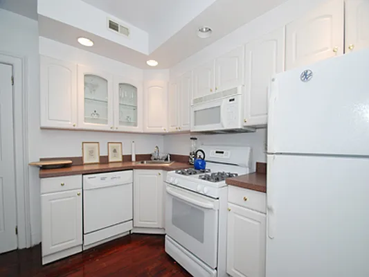 Rented by Buchbinder & Warren | media 12