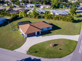 1037 SE 27th St, Cape Coral, FL 33904