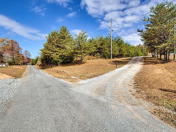 3rd image of 162 Williams Rd