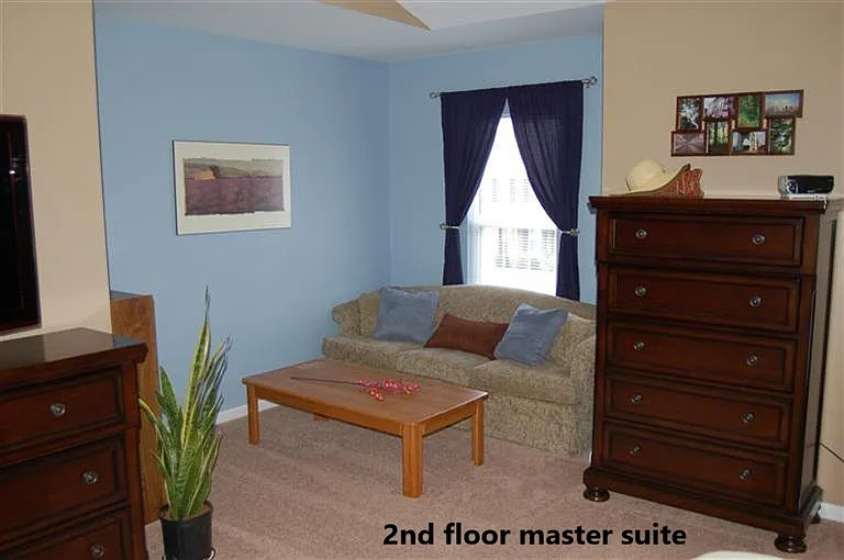 10210 Hamlet Ct — Photo 18