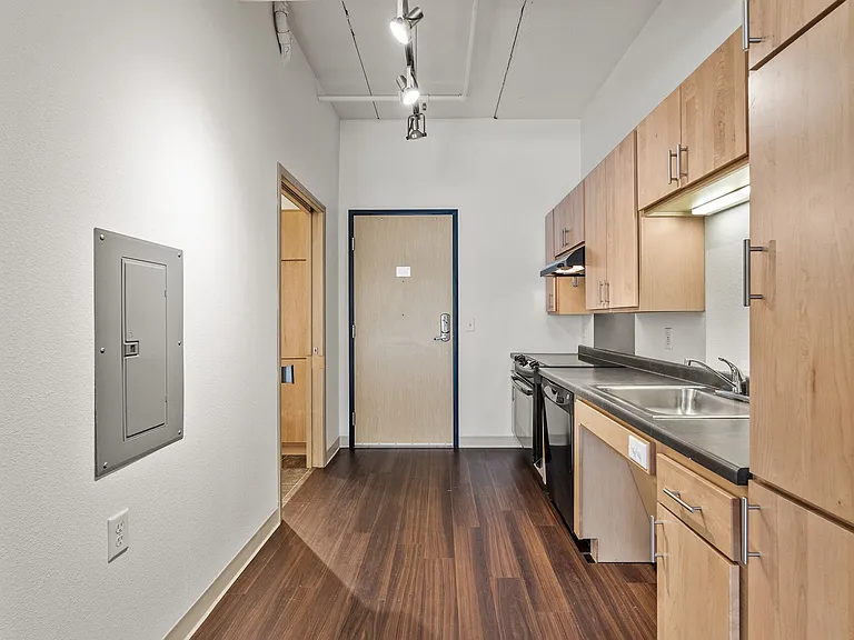 Fourth Street Co-op Apartments — Photo 14