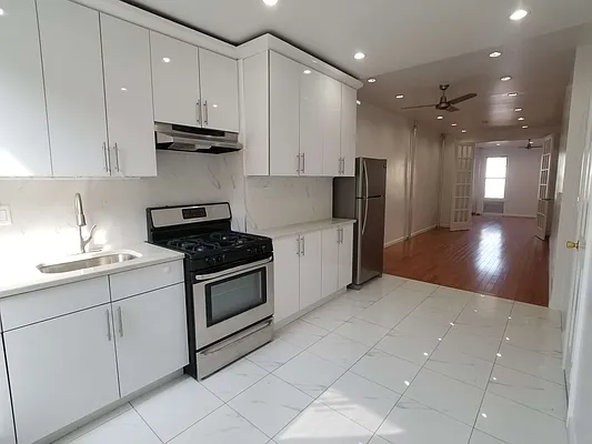Rented by Compass | media 33