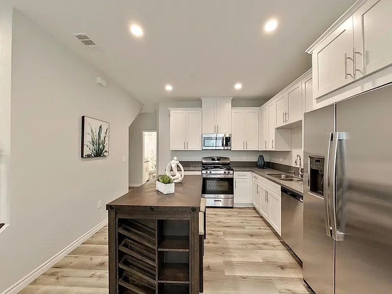 The Views Apartment Homes — Photo 9
