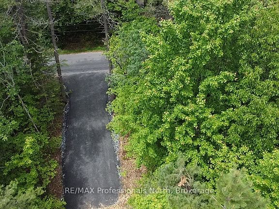 2nd image of 1325 Williamsport Rd N