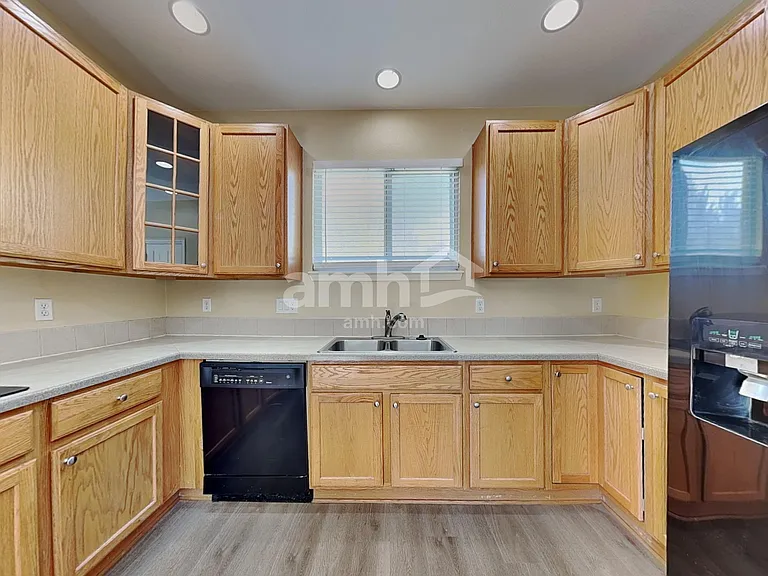 9742 Jasper Dr — Photo 3