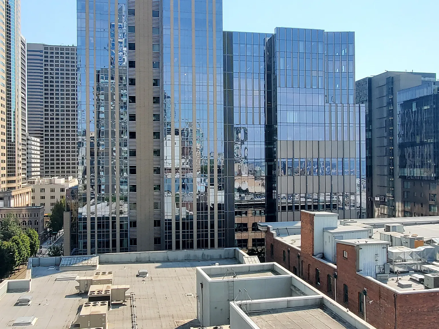 1 bed, 541 sqft, $2,200 — Photo 2