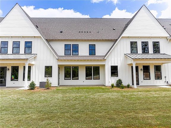The Townhomes at Owens Crossing