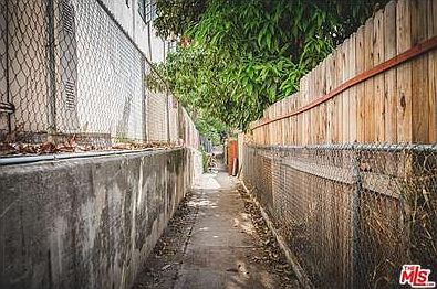 3rd image of 1706 Morton Walk