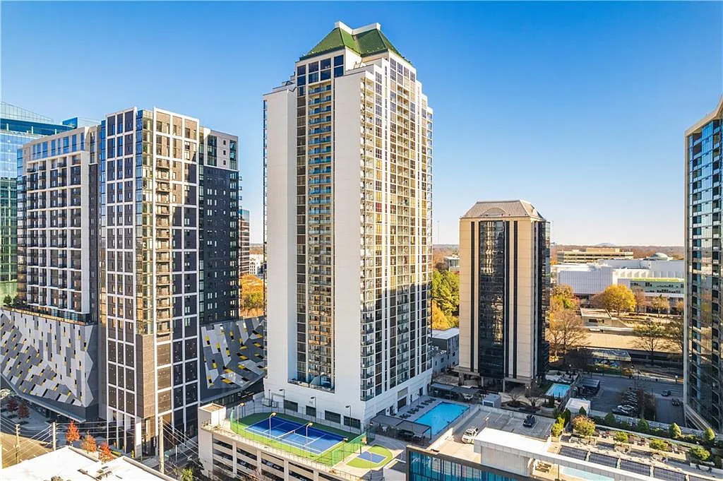 1 bed, 1.0 bath, 813 sqft, $1,700 — Photo 2