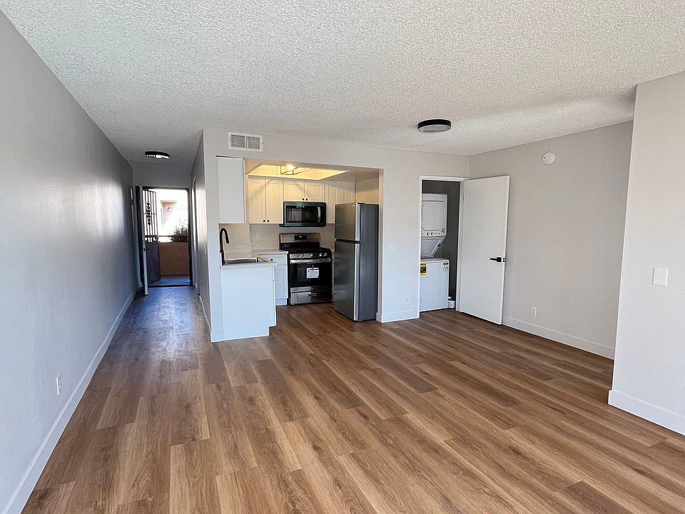 1st image of 918 W College St APT 410