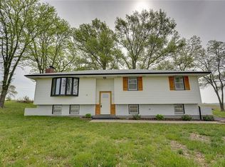 33076 167th St, Leavenworth, KS 66048