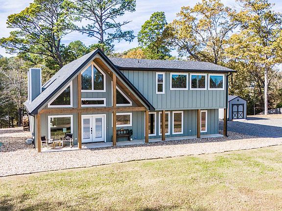 2nd image of 449 Lakeview Cir