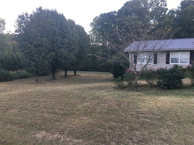 2nd image of 220 Tonya Dr