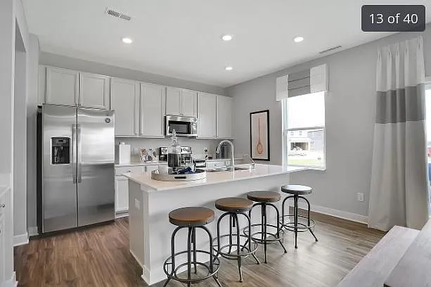 1149 Sunderland Dr #1 — Photo 3
