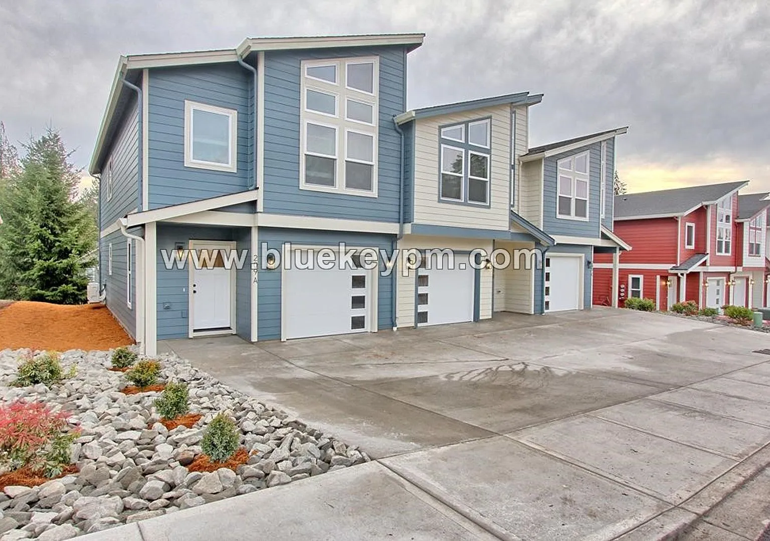Unit 209-A: 3 Bed, 2.5 Bath Townhome in Kalama — Photo 2