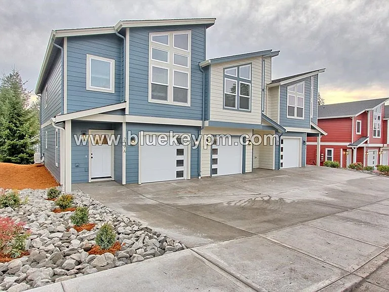 209 Cloverdale Rd #A — Photo 2