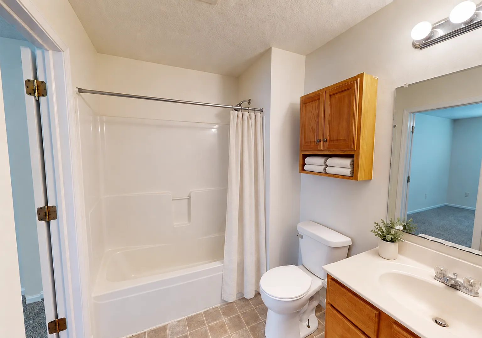 3905 Marigold Dr — Photo 3