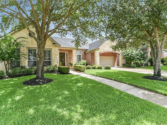 2nd image of 28026 Buckthorn Dr