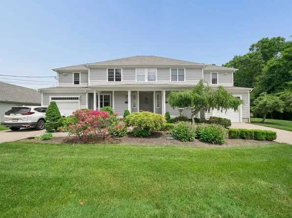 69 Merrimac St Unit 1, South Dartmouth, MA 02748