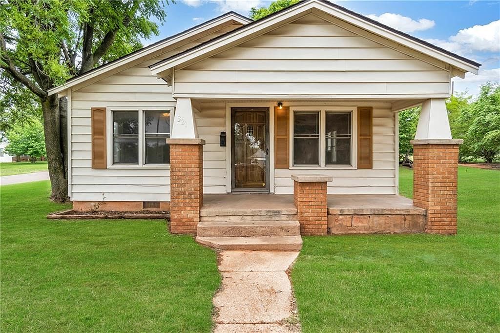 321 S Howard Ave, Elk City, OK 73644 | Zillow