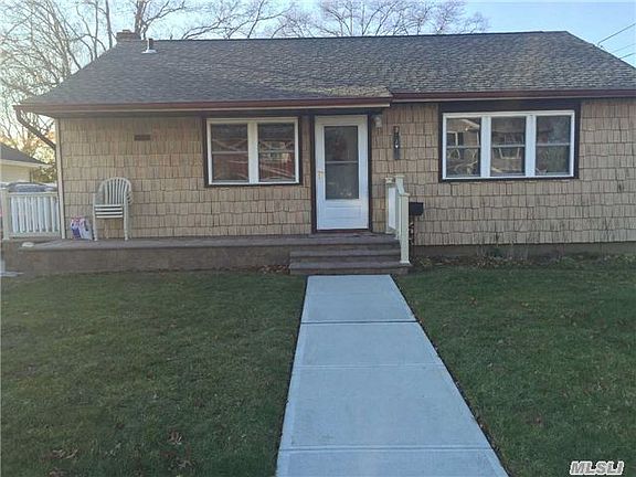 2nd image of 142 Park Ln