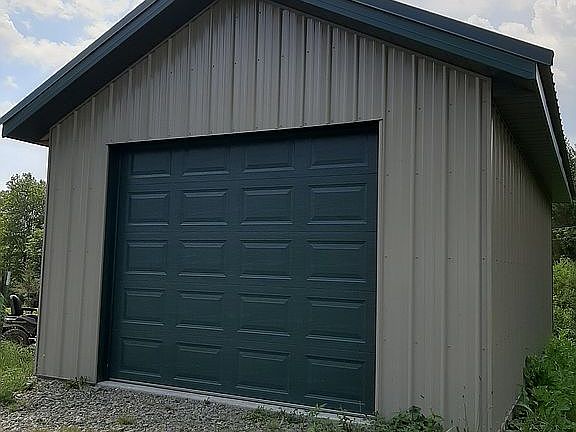 2nd image of 958 Woodhaven Dr