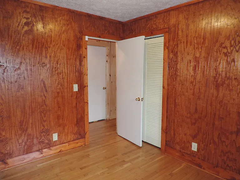 141 Cambar Ln — Photo 14