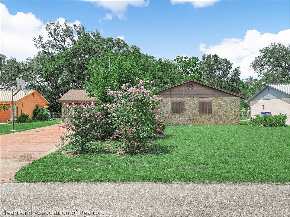 1st image of 4814 Coco Palm Dr