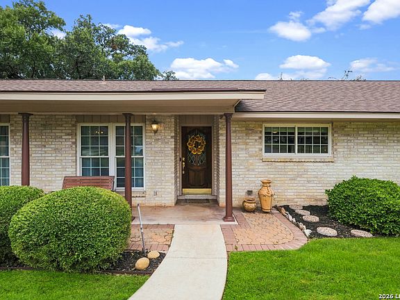 4th image of 426 Yosemite Dr