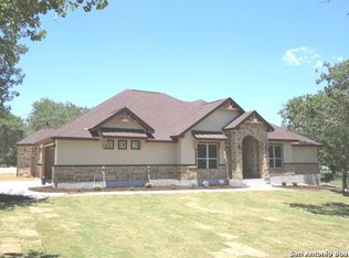 1013 Bluebonnet Ln, Adkins, TX 78101