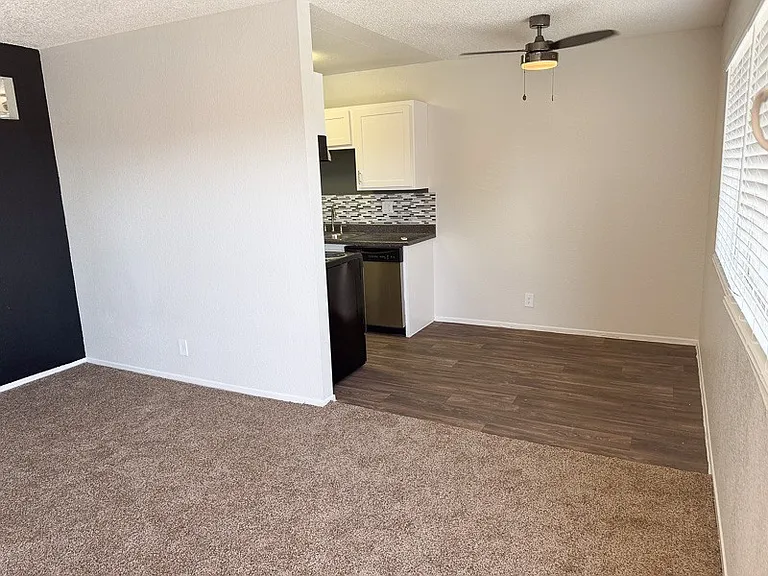 Fifteen 50 Apartments — Photo 30