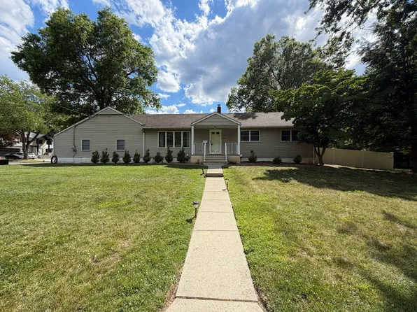 68 Bluefield Ave, Harrington Park, NJ 07640