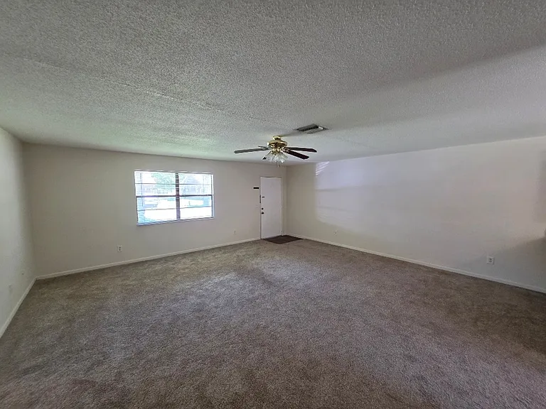 1512 Juniper Dr — Photo 5