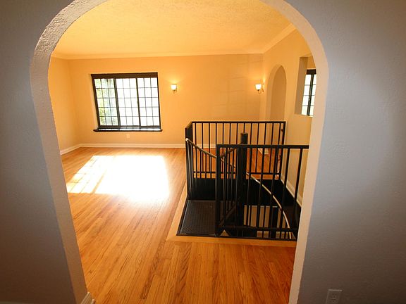 3rd image of 5437 N College Ave