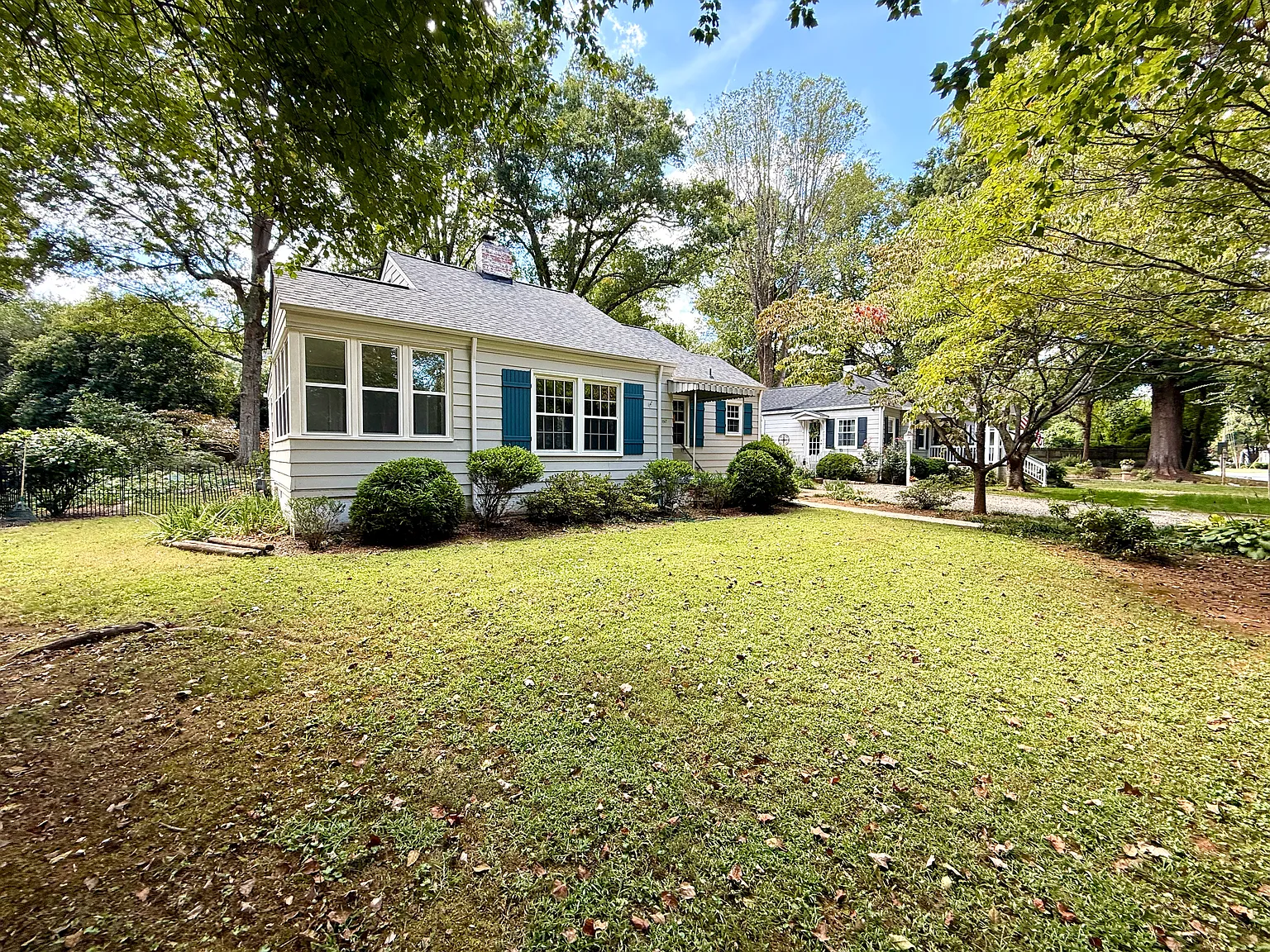 2 bed, 1000 sqft, $1,800 — Photo 2