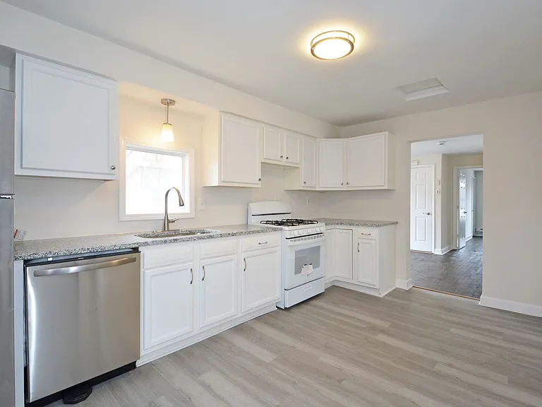 1165 Minnehaha Ave E — Photo 3