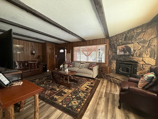 1005 N Michael Ave — Photo 7
