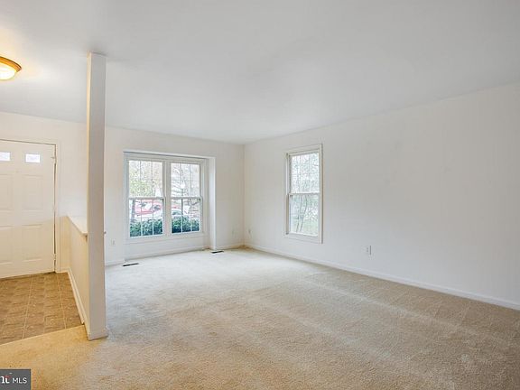 4th image of 10611 Gideon Ct