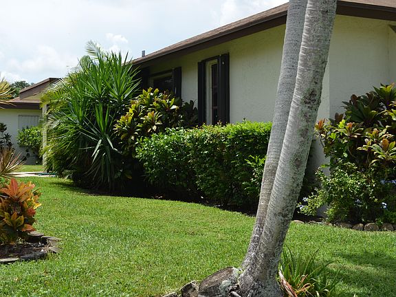 2nd image of 6090 Glentree Lane