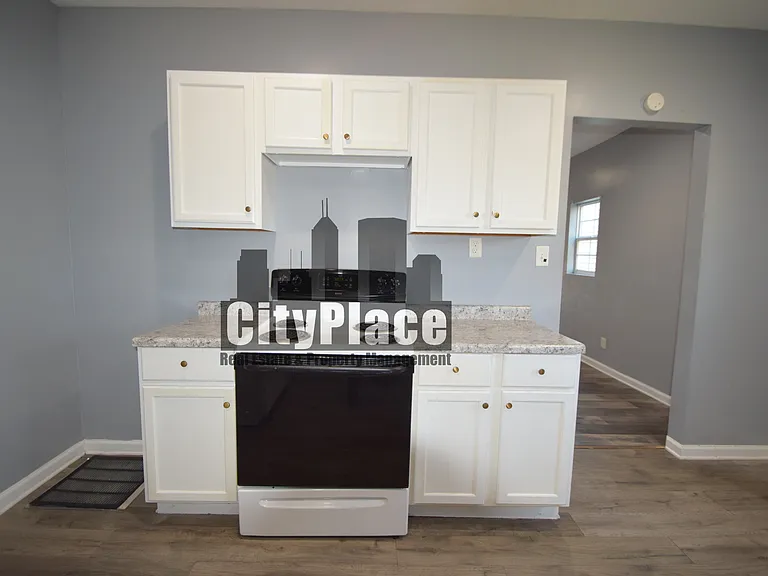 544 W 26th St — Photo 10