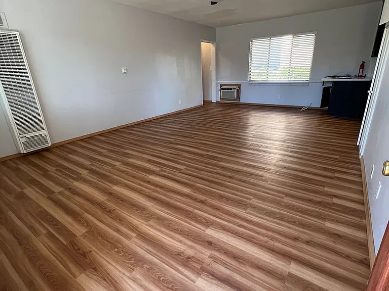 1361 E Del Mar Blvd — Photo 4