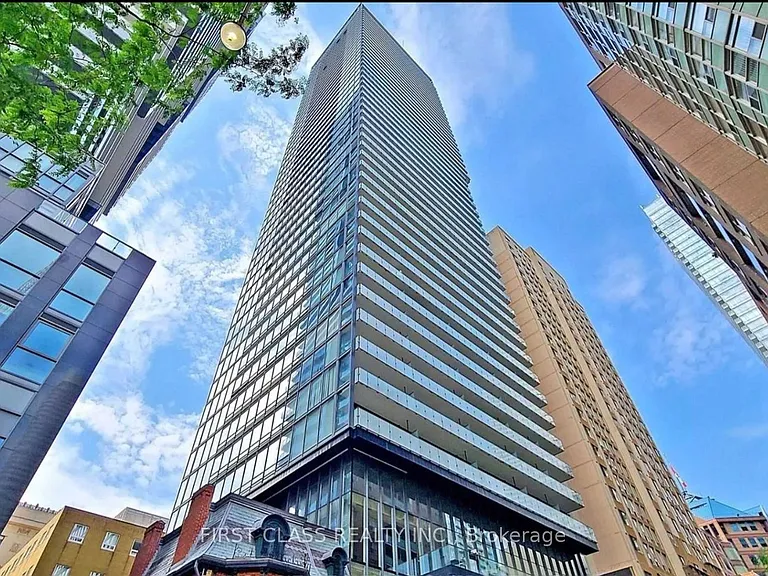 15 Grenville St #4202 — Photo 7
