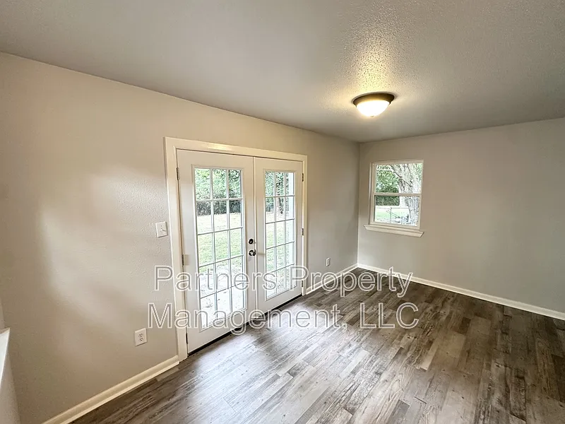 3 bed, 1.5 bath, 1152 sqft, $1,795 — Photo 4