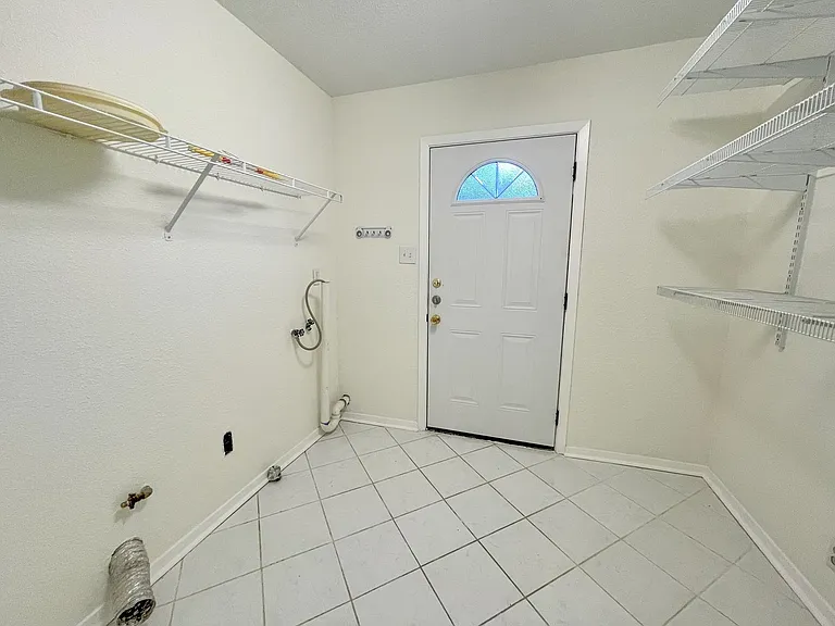 5040 Raleigh Dr — Photo 9