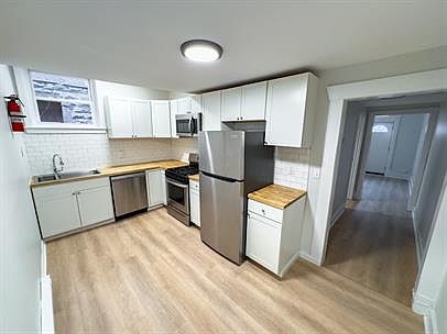 2nd image of 428 Liberty St #B
