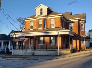 196 Water St, Spring Grove, PA 17362