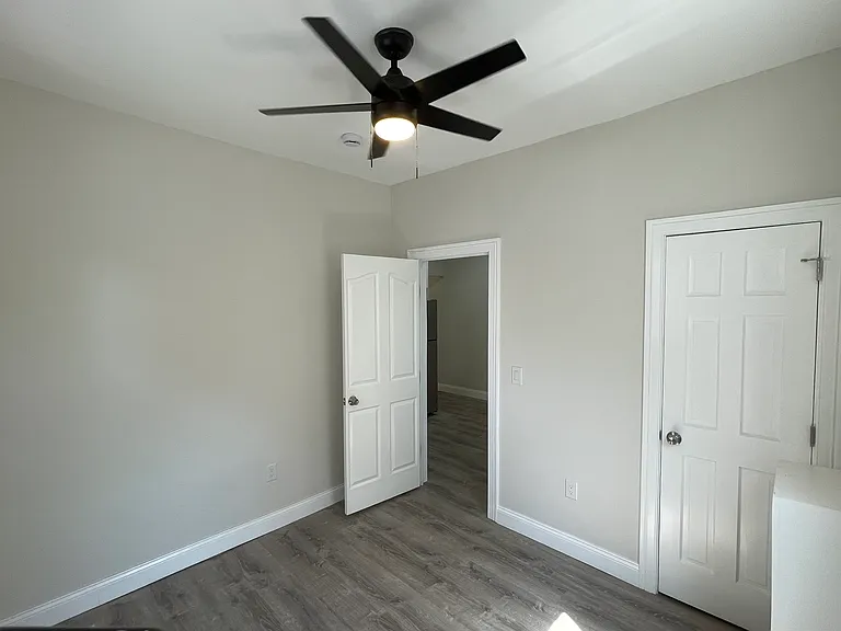 17 Conover Ave #2R — Photo 12