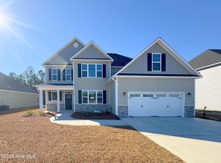 455 Pebble Shore Dr, Sneads Ferry, NC 28460