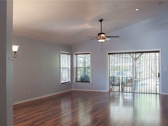 3rd image of 3127 Bellingham Dr